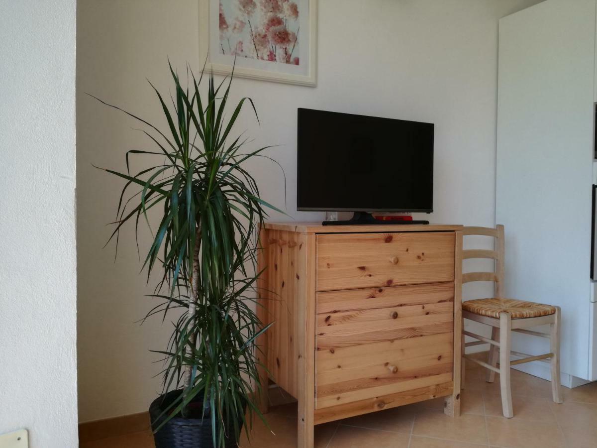 Casa Caroline Apartment โอวาดา ภายนอก รูปภาพ