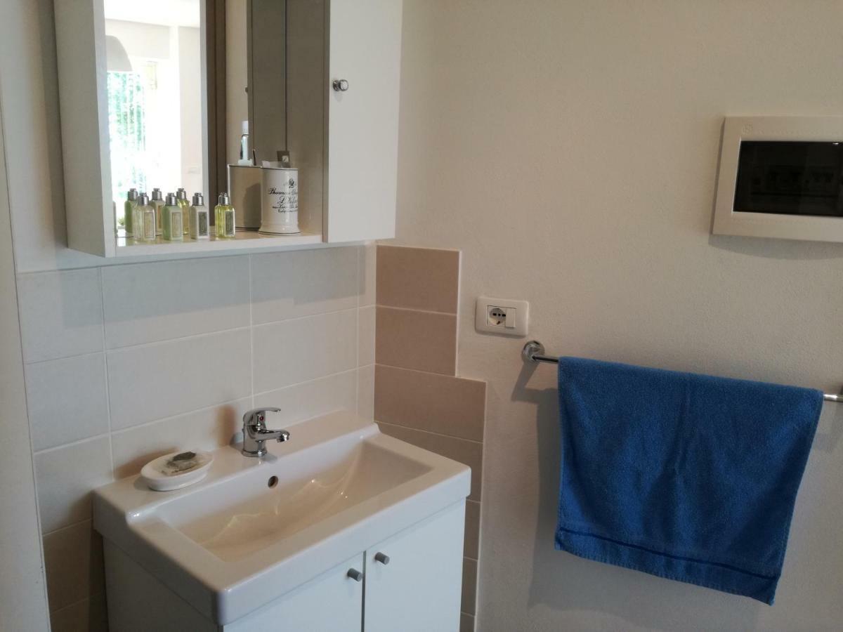 Casa Caroline Apartment โอวาดา ภายนอก รูปภาพ